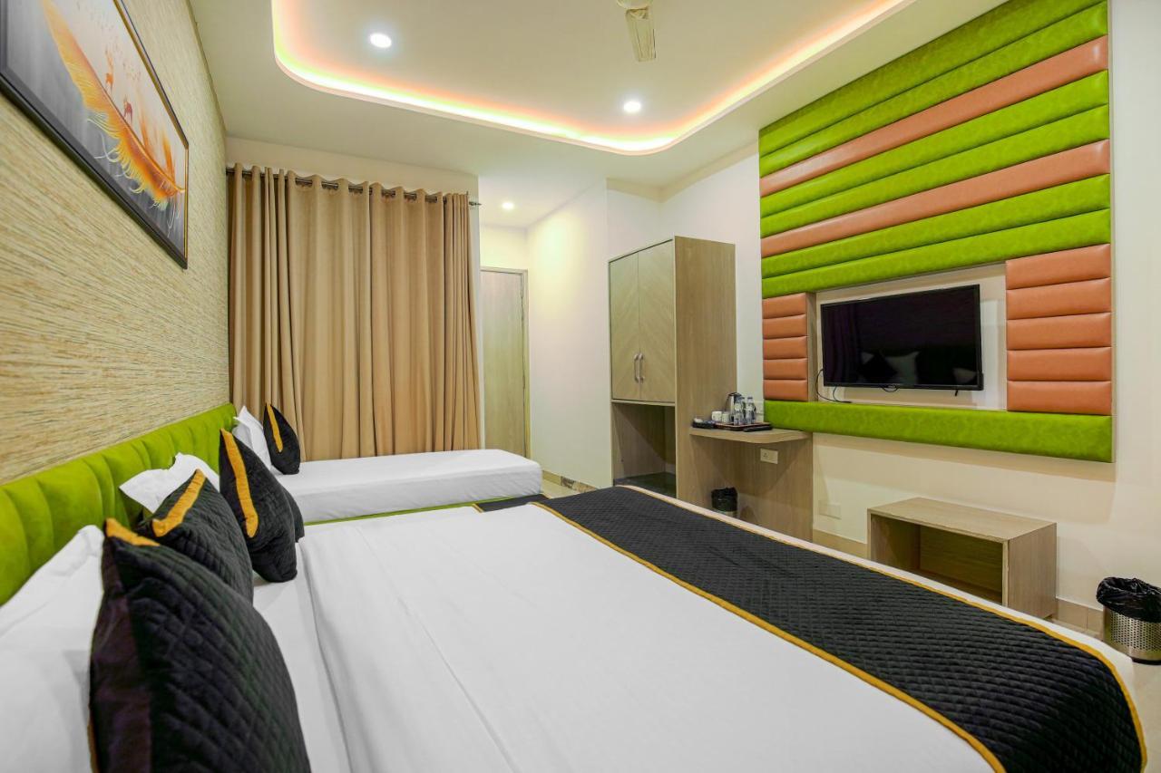 Hotel Golden Stay Амритсар Экстерьер фото