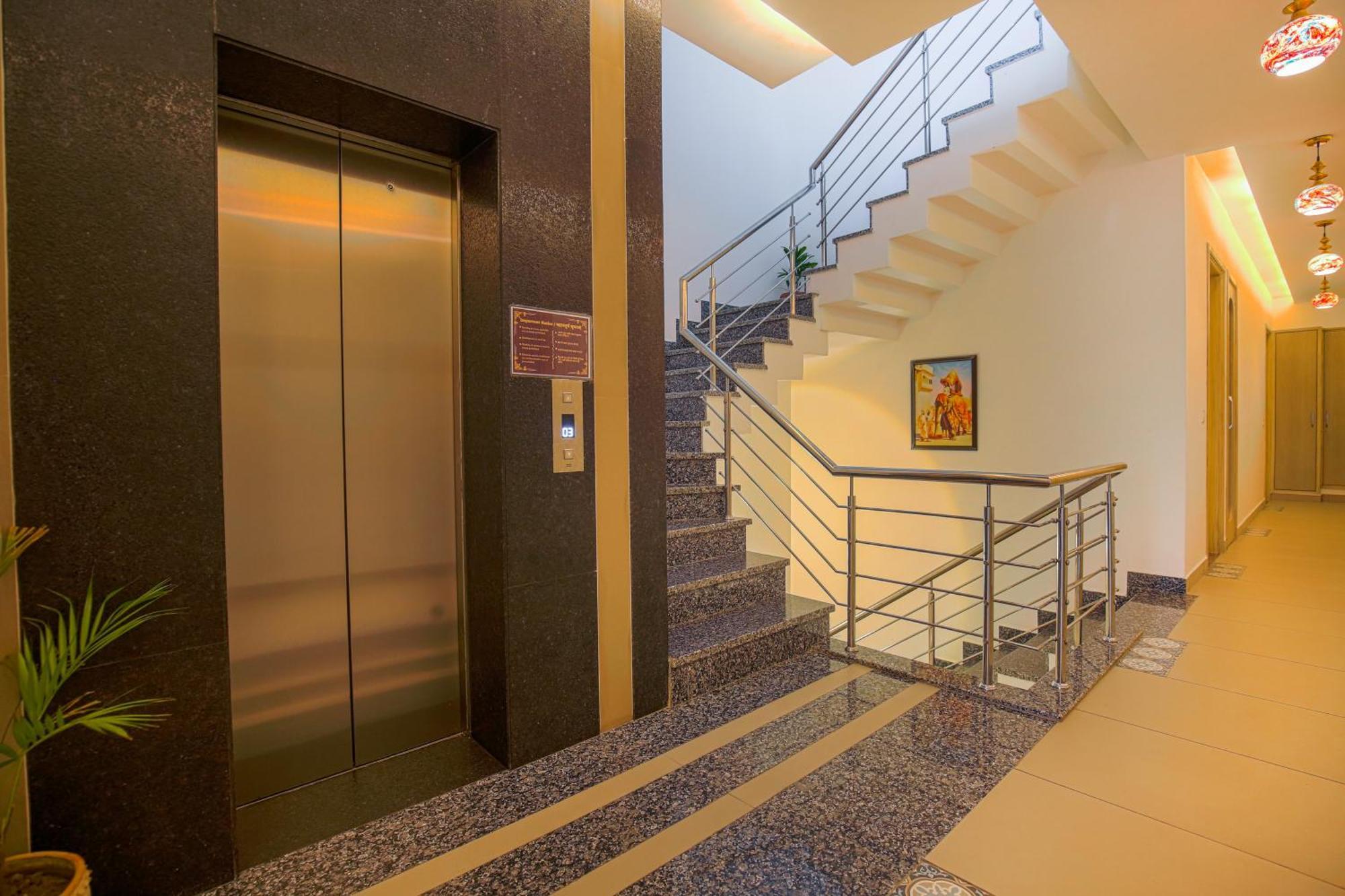 Hotel Golden Stay Амритсар Экстерьер фото